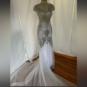Baby Online wedding gown 4-6